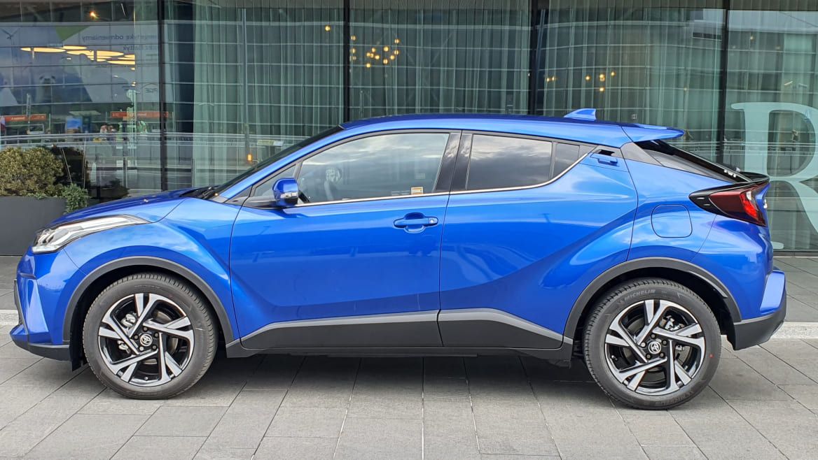 Toyota CHR Hybryda wynajem Warszawa